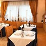 De Matie Hotel 3*