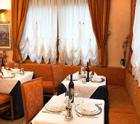 Hotel De Matie 3*