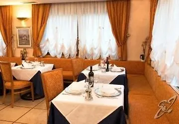 De Matie Hotel 3*